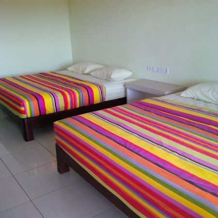 Holiday Beach Inn Pangandaran Zewnętrze zdjęcie