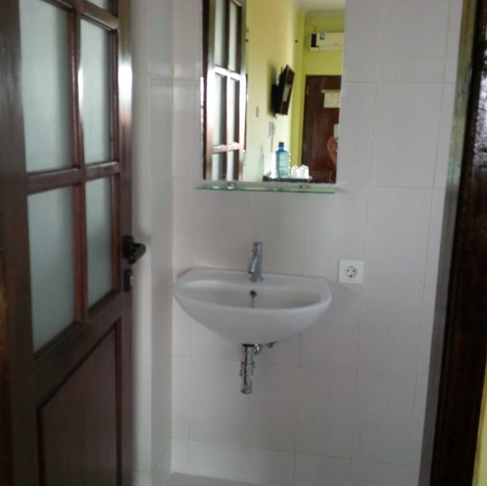 Holiday Beach Inn Pangandaran Zewnętrze zdjęcie